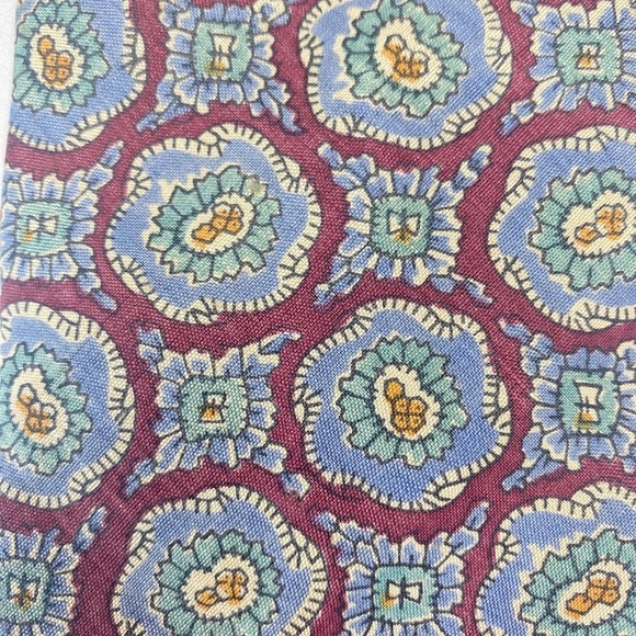 LIBERTY OF LONDON Flower Geometric Lavender Tie - Picture 7 of 8